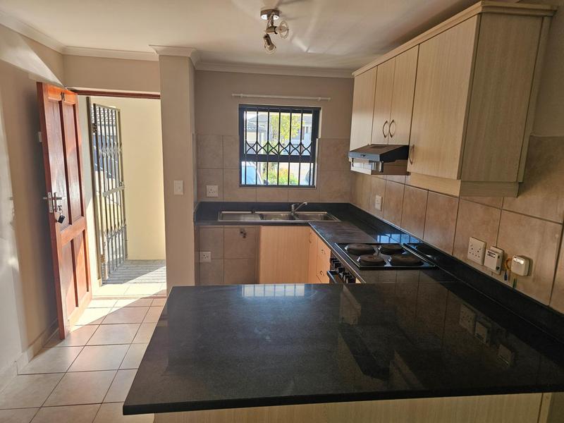 To Let 2 Bedroom Property for Rent in Burgundy Estate Western Cape
